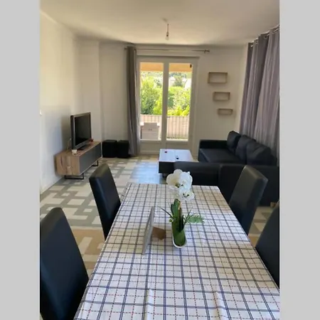 Appartement Superbe Haut De Grande Terrasse Les Mées